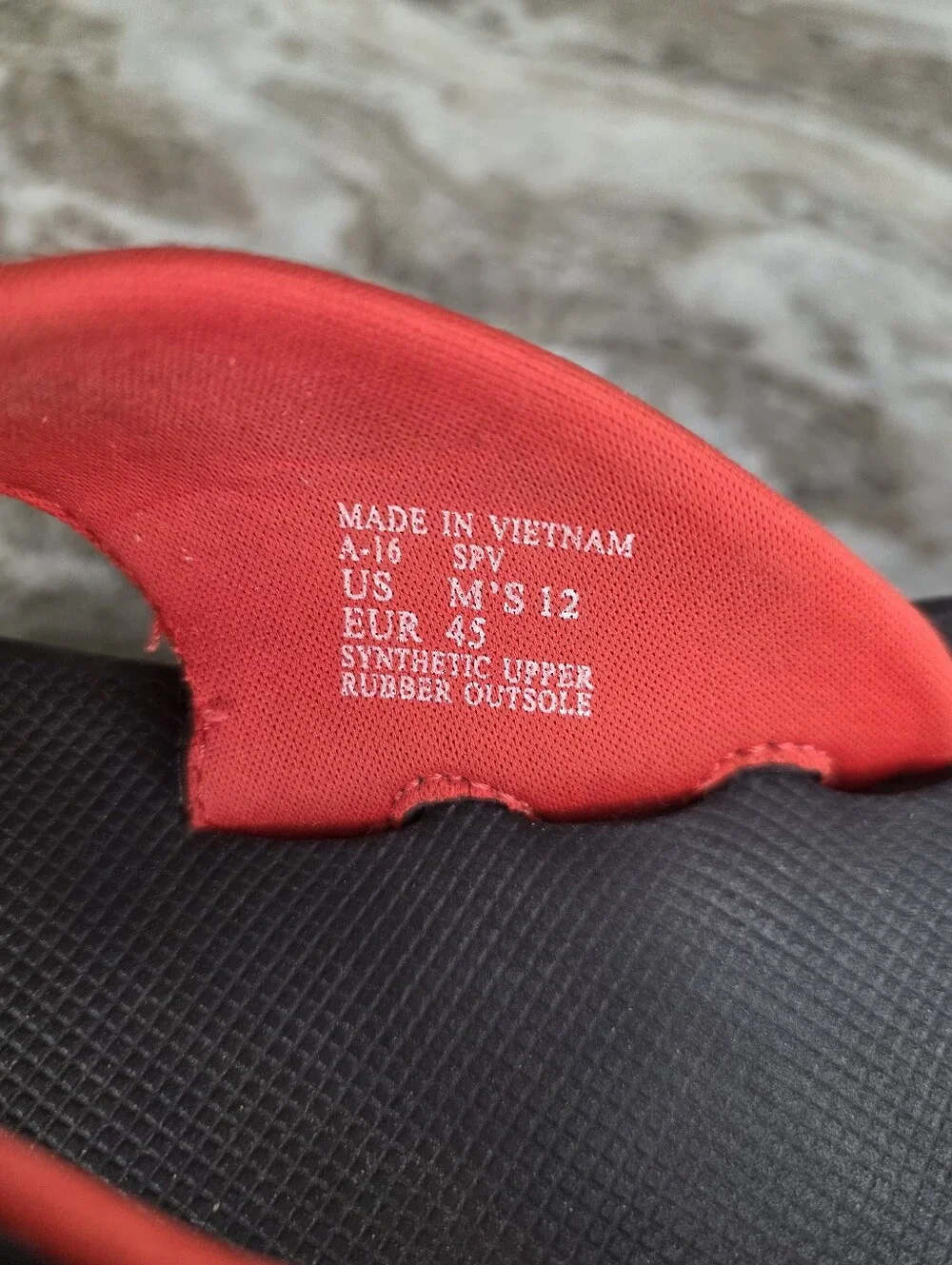 REEF Fanning Bottle Opener Flip Flops BLACK / Red Size 12